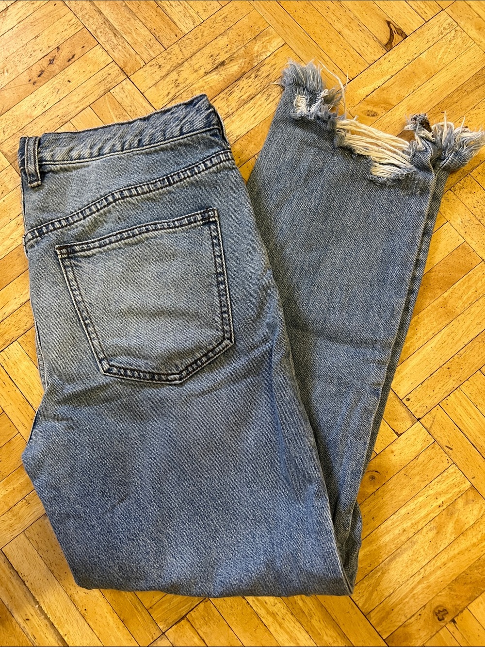We The Free Medium Blue Frayed Hem Cropped Jeans